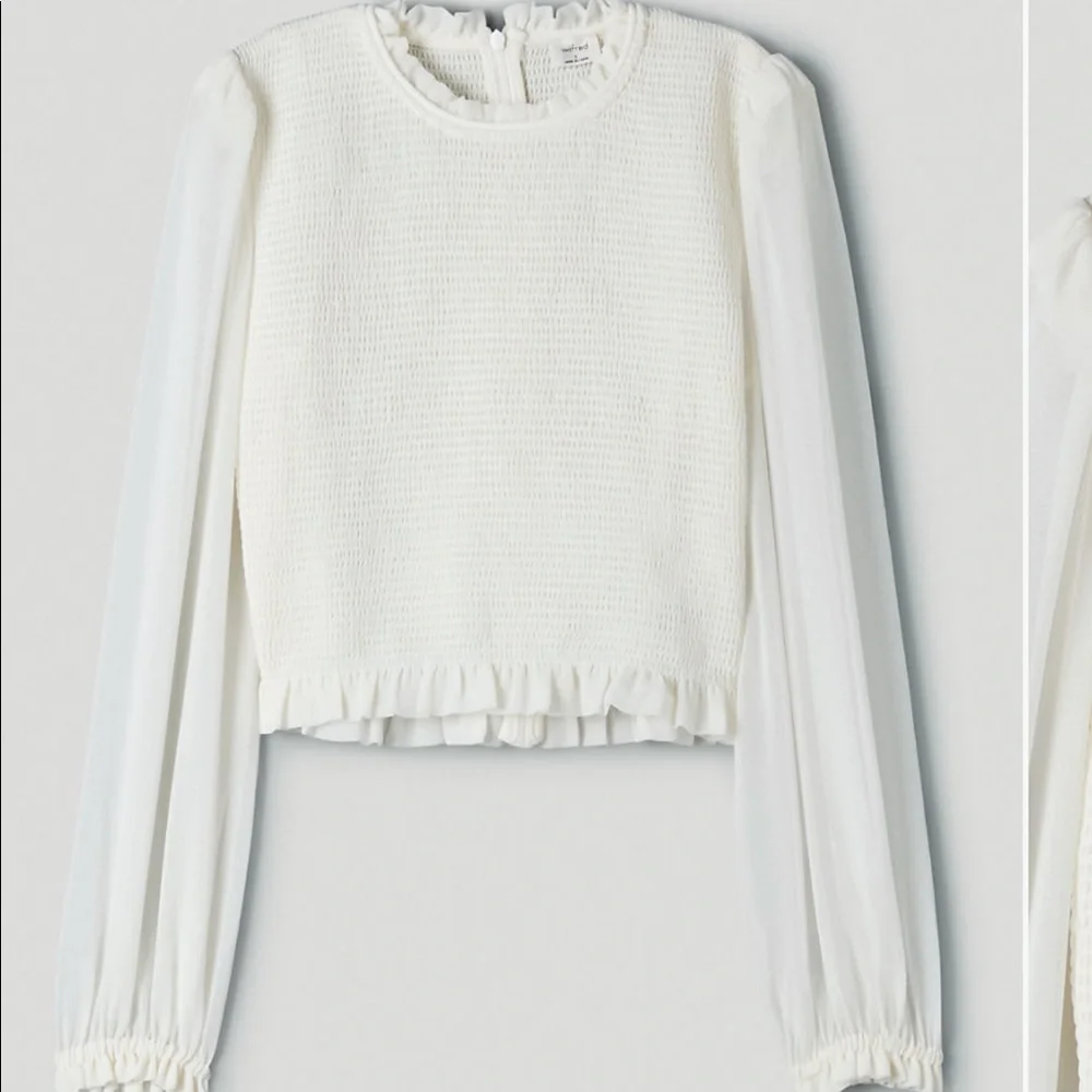 Aritzia reposhing this